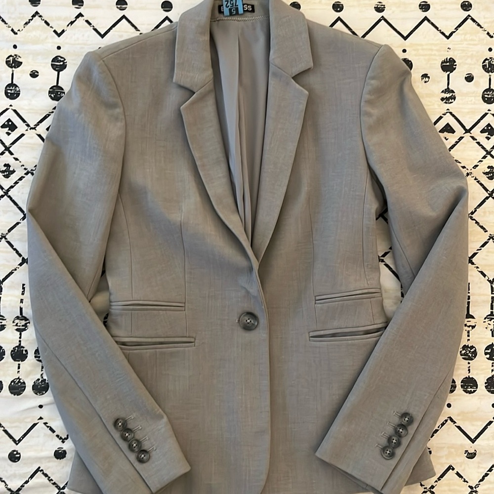 Women’s Like New Express Jacket!